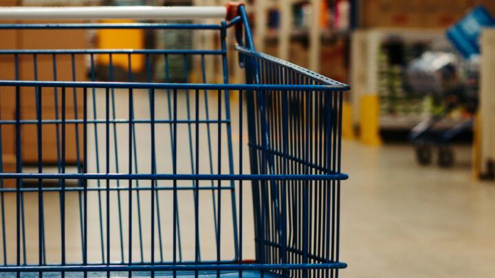 Skąd bierze się wrażenie, że podwyżki cen najbardziej widać przy codziennych zakupach?