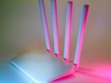 Dlaczego domowe Wi-Fi działa gorzej wieczorem mimo tego samego sprzętu?